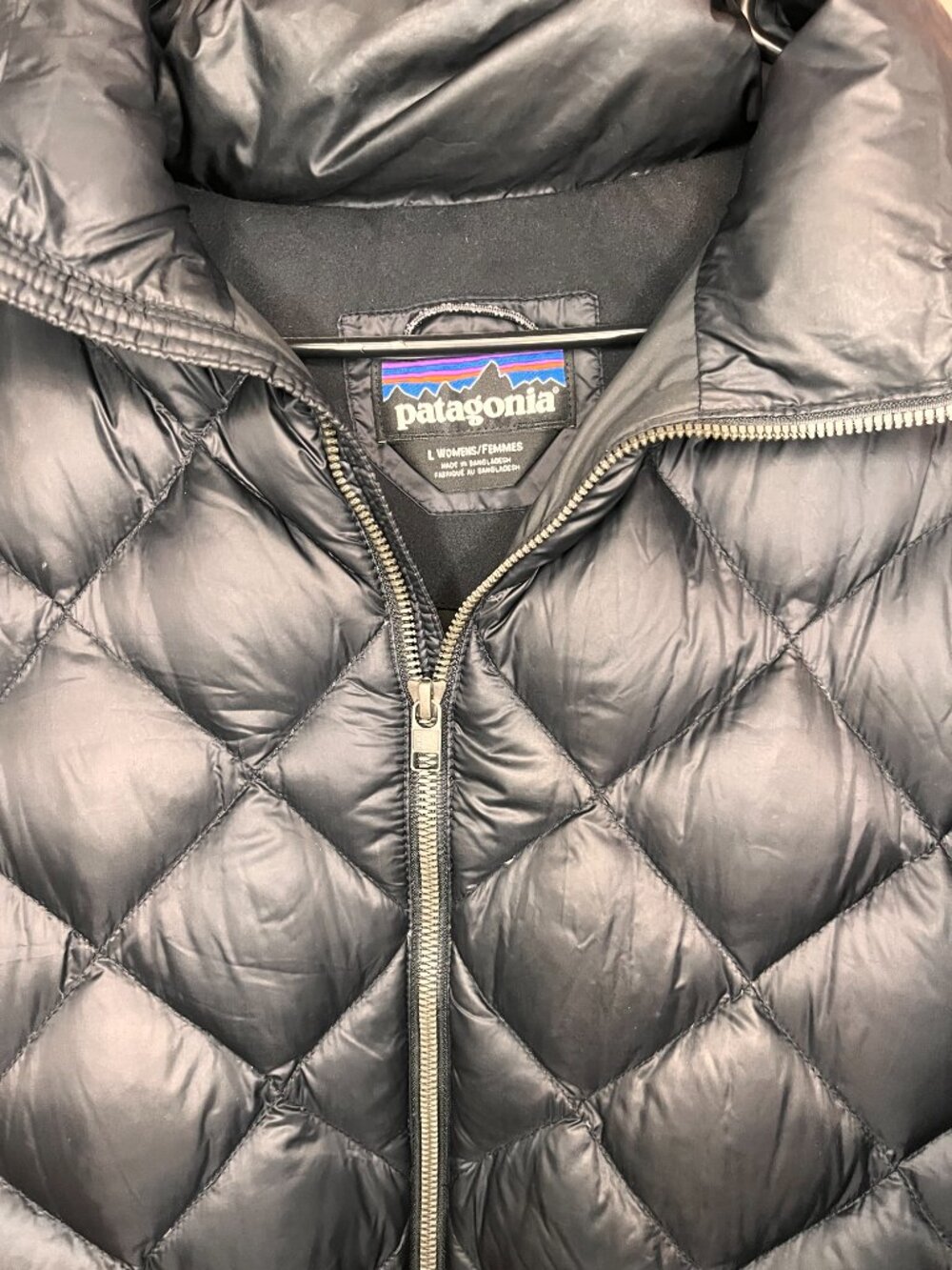 Women’s Patagonia Prow Down Bomber Vest Size L - Picture 4 of 4